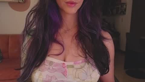 Snapshot of i_cant_believe_its_you chatting on March 31, 2026, 11:05 pm Lana Banana online show from March 31, 2026, 11:05 pm