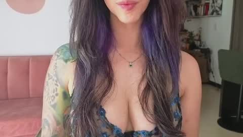 Snapshot of i_cant_believe_its_you chatting on April 3, 2026, 9:24 pm Lana Banana online show from April 3, 2026, 9:24 pm