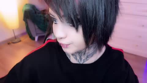 Snapshot of i_died_again chatting on December 14, 2024, 10:34 am Asya online show from December 14, 2024, 10:34 am