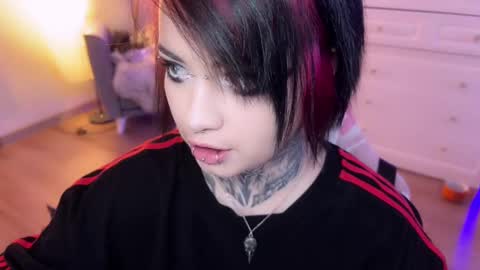 Snapshot of i_died_again chatting on December 21, 2024, 11:44 am Asya online show from December 21, 2024, 11:44 am