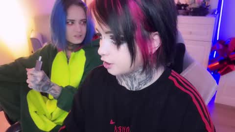 Snapshot of i_died_again chatting on December 29, 2024, 11:40 am Asya online show from December 29, 2024, 11:40 am