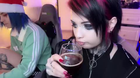 Snapshot of i_died_again chatting on December 29, 2024, 2:42 pm Asya online show from December 29, 2024, 2:42 pm