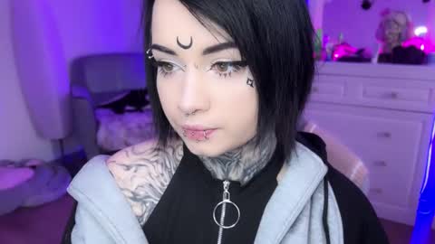 Snapshot of i_died_again chatting on January 24, 2025, 10:53 am Asya online show from January 24, 2025, 10:53 am