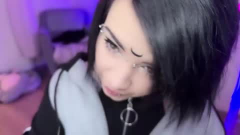 Snapshot of i_died_again chatting on January 25, 2025, 10:29 am Asya online show from January 25, 2025, 10:29 am