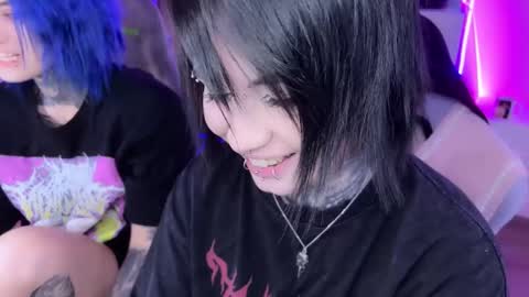 Snapshot of i_died_again chatting on January 26, 2025, 12:43 pm Asya online show from January 26, 2025, 12:43 pm