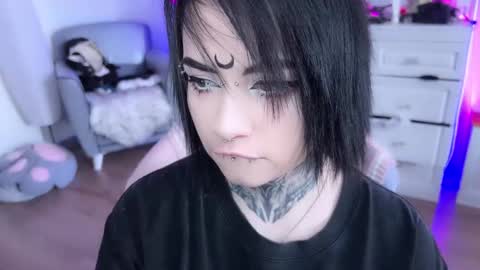 Snapshot of i_died_again chatting on February 7, 2025, 9:37 am Asya online show from February 7, 2025, 9:37 am