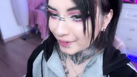 Snapshot of i_died_again chatting on February 22, 2025, 12:40 pm Asya online show from February 22, 2025, 12:40 pm