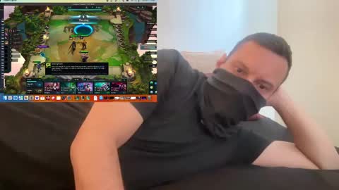 Snapshot of i_o_ro chatting on December 1, 2024, 9:48 pm i o ro online show from December 1, 2024, 9:48 pm