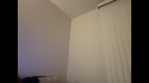 Snapshot of i_o_ro chatting on December 3, 2024, 6:15 am i o ro online show from December 3, 2024, 6:15 am