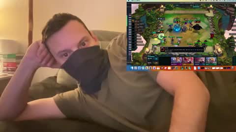 Snapshot of i_o_ro chatting on December 4, 2024, 6:55 am i o ro online show from December 4, 2024, 6:55 am