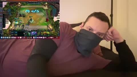 Snapshot of i_o_ro chatting on December 16, 2024, 8:09 am i o ro online show from December 16, 2024, 8:09 am