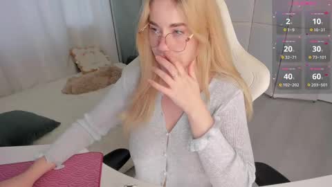 HiI am  EvaPVT is open  online show from April 13, 2026, 10:43 am