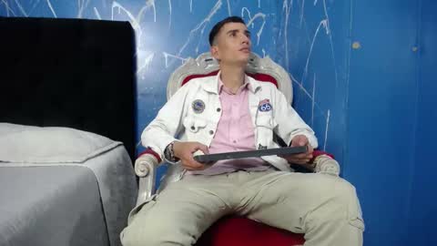 Iam Smith  online show from February 10, 2026, 3:32 am