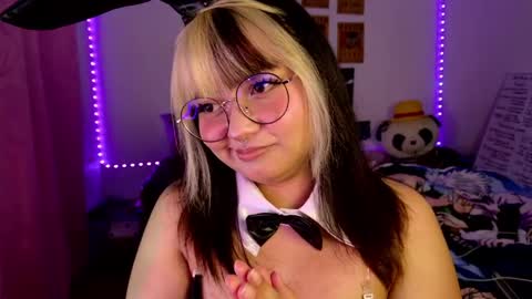 Zoe 3 online show from April 6, 2026, 4:46 am