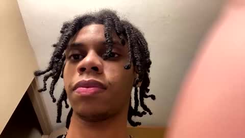 iamadielpr online show from November 21, 2025, 4:44 am