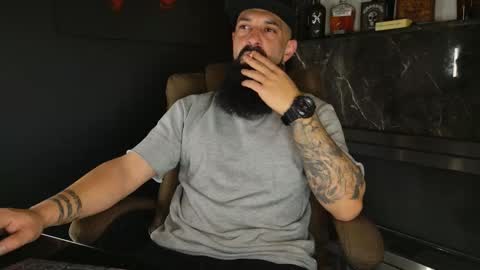 Snapshot of iamalexander_ chatting on November 11, 2025, 4:45 am Lex online show from November 11, 2025, 4:45 am