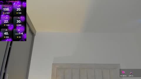 Juliiiiian online show from November 1, 2025, 11:23 am