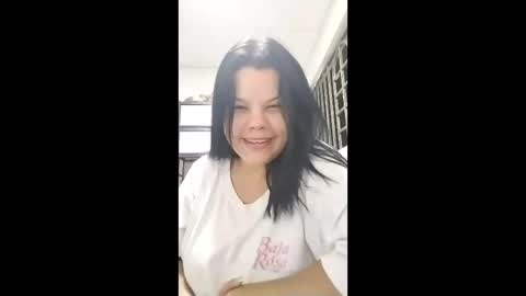 IM LOLA  online show from May 16, 2026, 6:43 am
