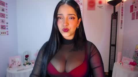 Camila online show from July 7, 2026, 3:42 am