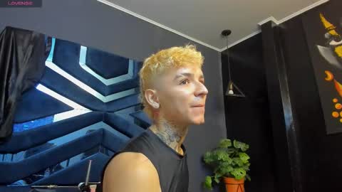 IAN CASTILLO online show from January 19, 2026, 11:14 am