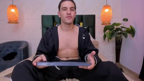 Snapshot of ian_jhonson_ chatting on January 28, 2025, 4:18 am Ian online show from January 28, 2025, 4:18 am