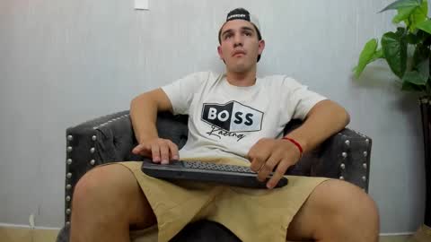 Snapshot of ian_jhonson_ chatting on February 16, 2025, 5:59 am Ian online show from February 16, 2025, 5:59 am