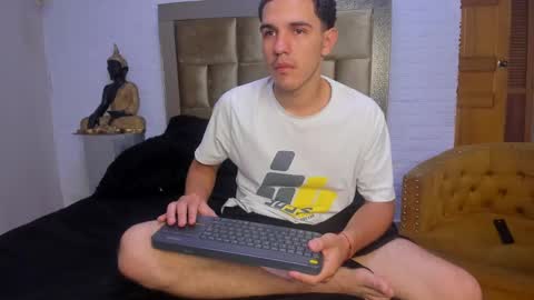 Snapshot of ian_jhonson_ chatting on March 5, 2025, 7:27 am Ian online show from March 5, 2025, 7:27 am