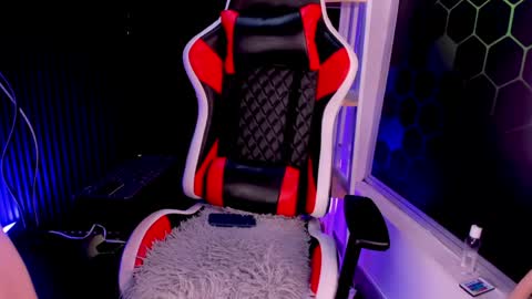 Ian  online show from April 29, 2026, 1:21 am