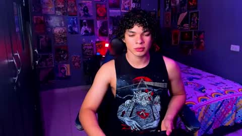 Snapshot of ian_versace chatting on March 10, 2025, 7:07 pm Andres online show from March 10, 2025, 7:07 pm
