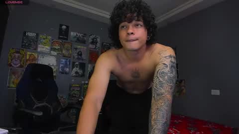 Snapshot of ian_versace chatting on October 30, 2025, 5:46 pm Andres online show from October 30, 2025, 5:46 pm