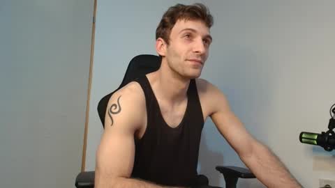 Snapshot of ianandersson27 chatting on March 31, 2026, 9:37 pm Ian Andersson online show from March 31, 2026, 9:37 pm