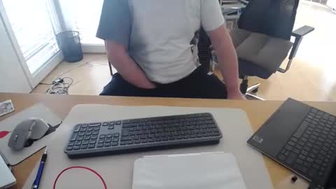 iandy12 online show from April 21, 2026, 6:09 am