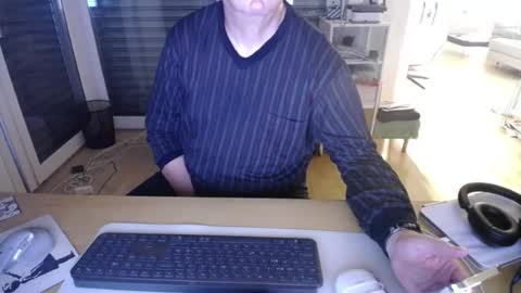 iandy12 online show from June 15, 2026, 10:01 pm