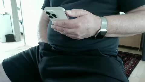 iandy12 online show from June 17, 2026, 4:52 pm
