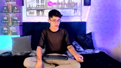 Snapshot of ianwayne_ chatting on January 12, 2025, 8:25 am Andrew online show from January 12, 2025, 8:25 am