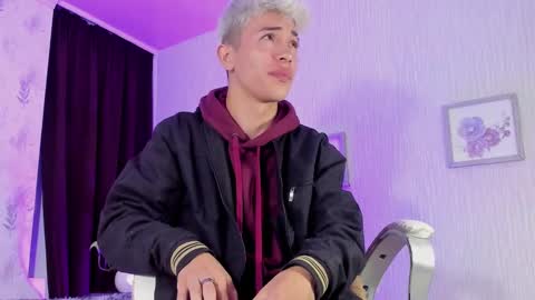 Snapshot of ianwayne_ chatting on February 20, 2025, 12:25 pm Andrew online show from February 20, 2025, 12:25 pm