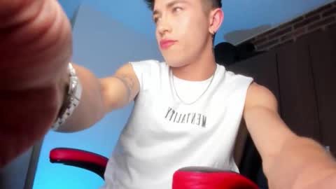 Snapshot of ianwayne_ chatting on November 26, 2025, 4:02 am Andrew online show from November 26, 2025, 4:02 am