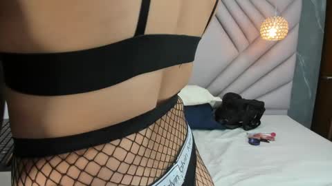 ibbie_ online show from April 8, 2026, 12:05 pm