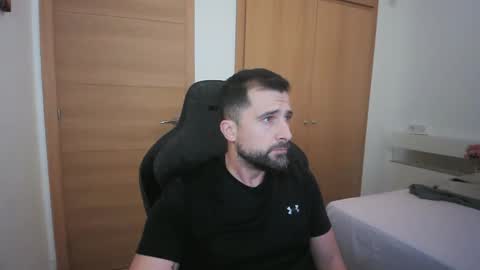 Snapshot of iberian_macho chatting on October 20, 2025, 8:59 am iberian_macho online show from October 20, 2025, 8:59 am