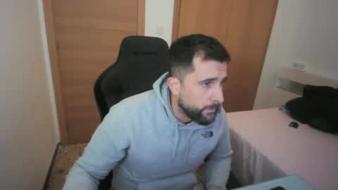 Snapshot of iberian_macho chatting on November 26, 2025, 2:34 am iberian_macho online show from November 26, 2025, 2:34 am