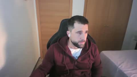 iberian_macho online show from December 22, 2025, 11:51 am