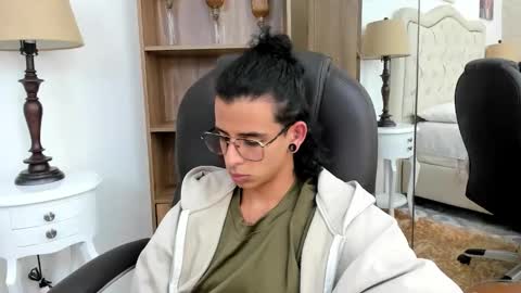 ibratxandy online show from February 23, 2026, 8:17 pm