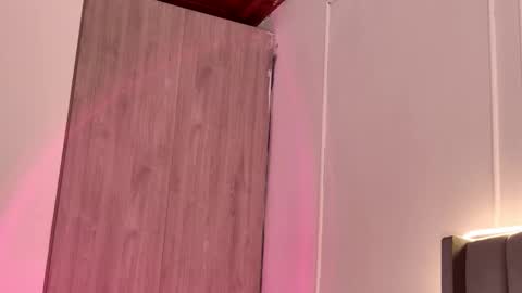 Crystall online show from January 15, 2026, 3:27 pm