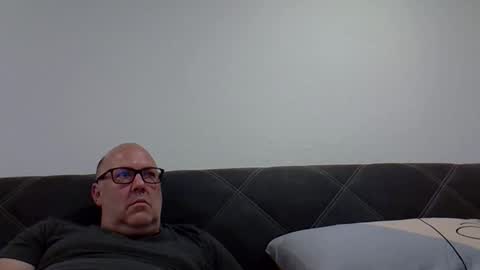 iceoli123 online show from May 5, 2026, 4:48 pm