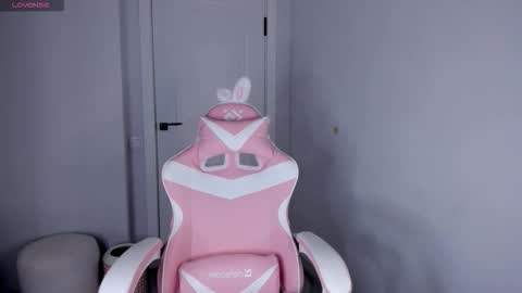 Snapshot of ichigo_o chatting on February 5, 2026, 10:25 pm Hitomi online show from February 5, 2026, 10:25 pm