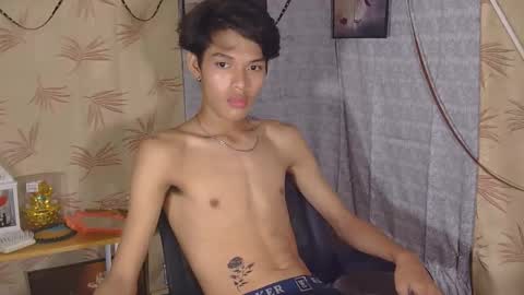 Snapshot of iconic_slim chatting on September 10, 2025, 3:39 am iconic_slim online show from September 10, 2025, 3:39 am