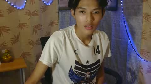 Snapshot of iconic_slim chatting on September 15, 2025, 1:11 pm iconic_slim online show from September 15, 2025, 1:11 pm