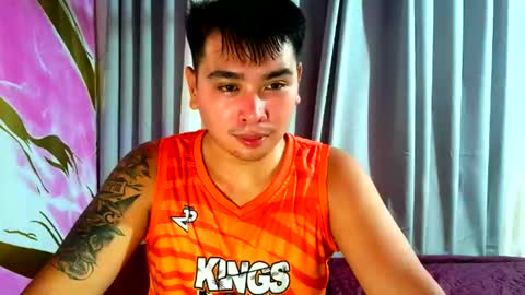 iconic_vince online show from October 24, 2025, 12:23 pm