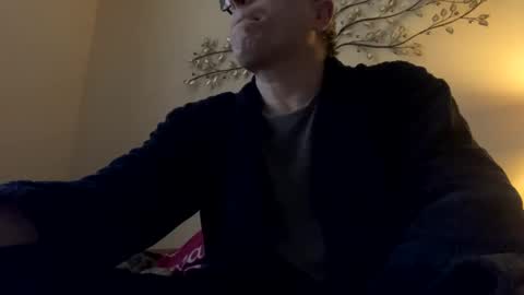 Snapshot of icums4u chatting on February 15, 2025, 8:44 am icums4u online show from February 15, 2025, 8:44 am