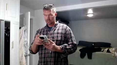 Snapshot of idiocracy517035 chatting on November 4, 2025, 6:12 am idiocracy517035 online show from November 4, 2025, 6:12 am